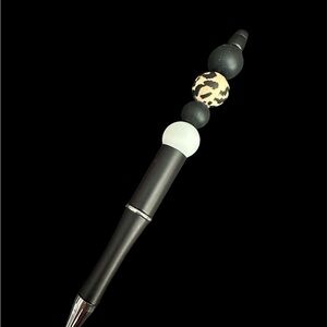 Cheetah print silicone bead pen